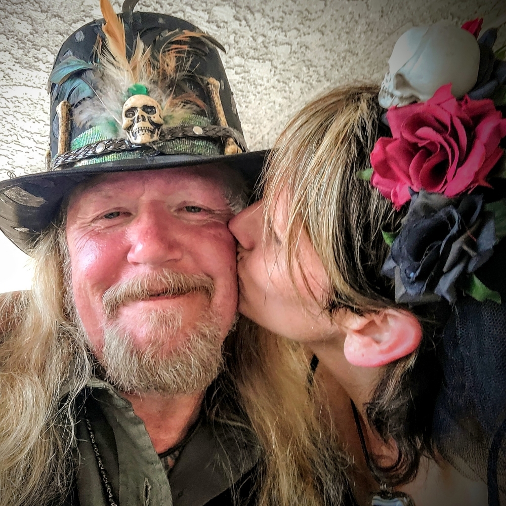 Meet your Posher, Hooter